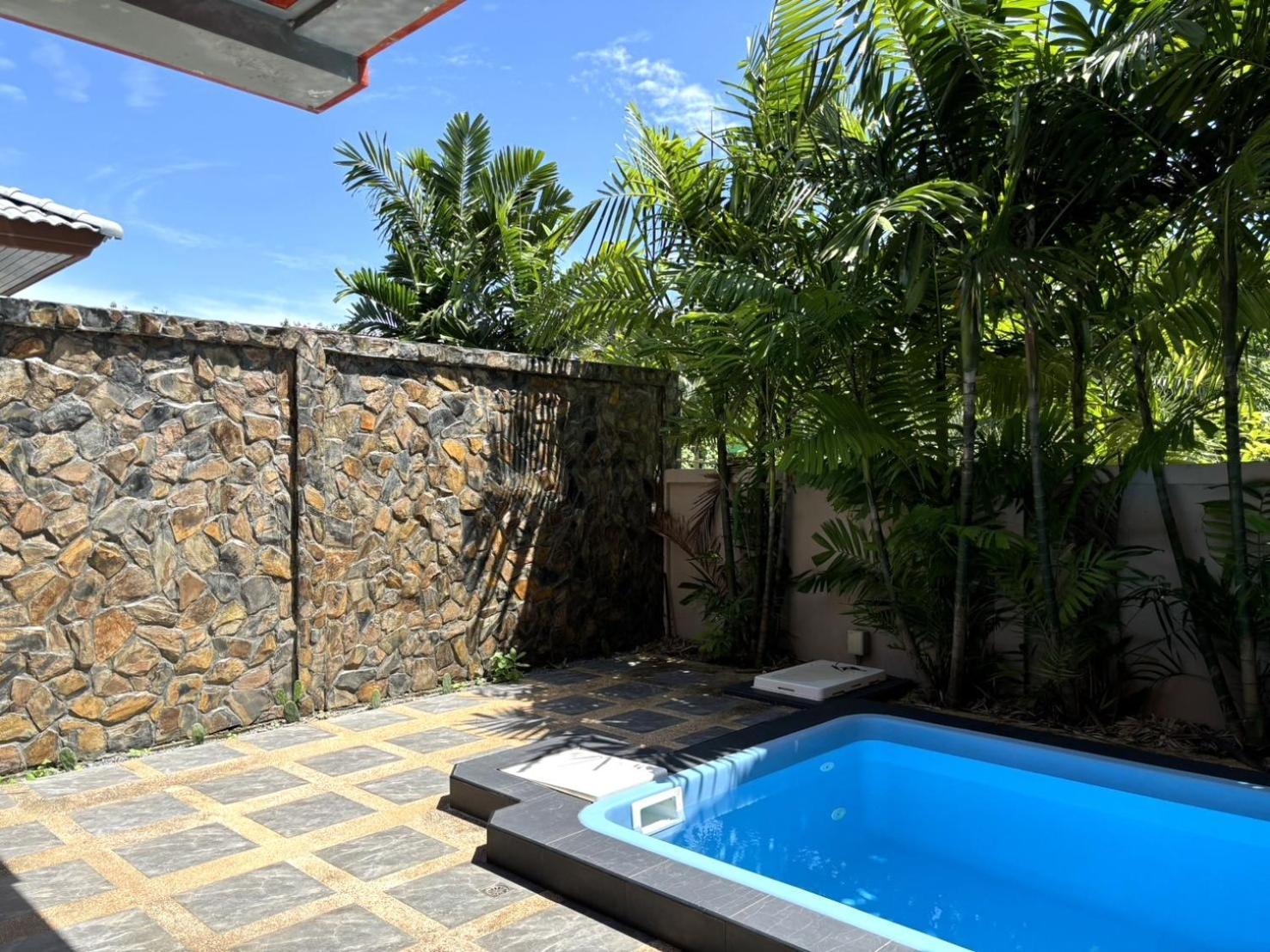 Blue Aura Pool विला