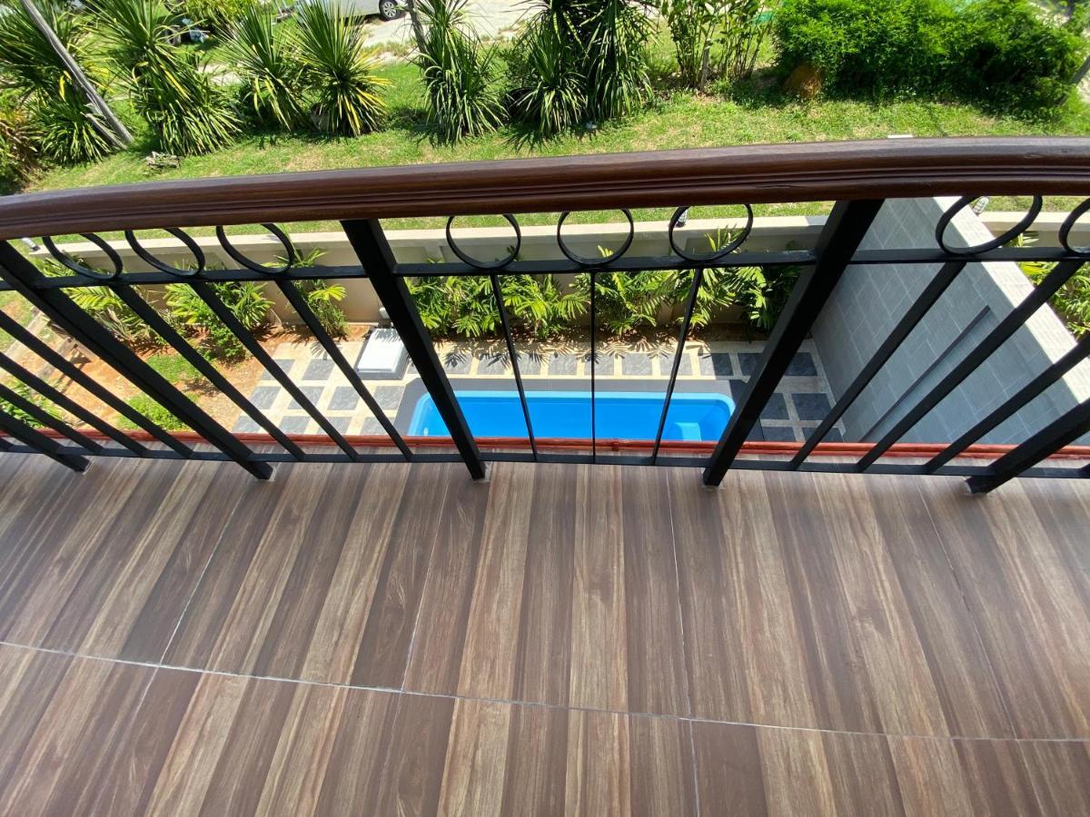 Blue Aura Pool विला